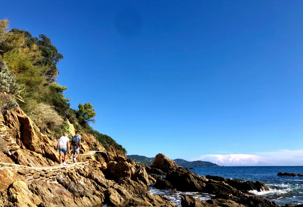 sentier-du-littoral-lelavandou-christellegandolphe